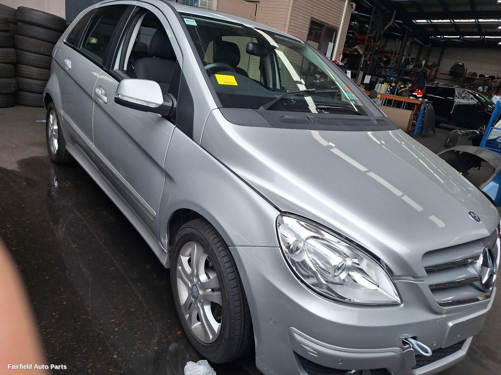 2005-2008 Mercedes B Class Grille