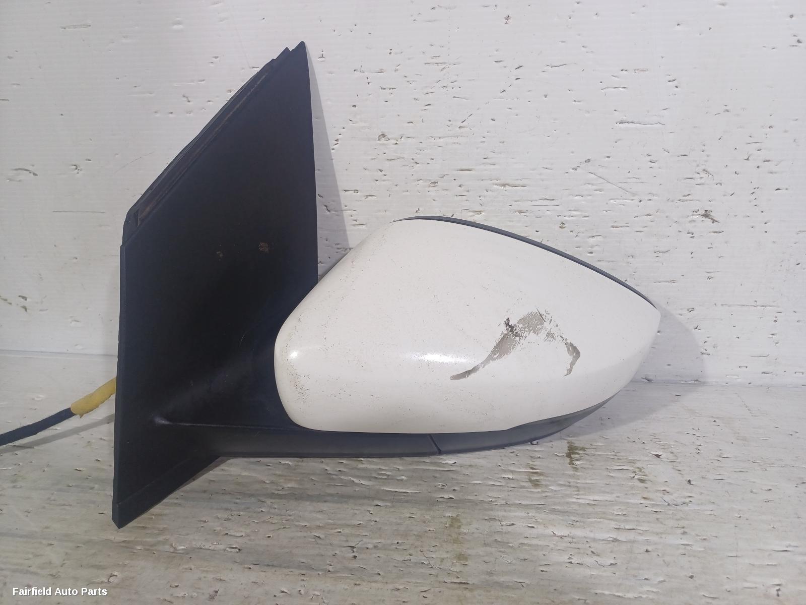 2010-2014 Volkswagen Polo Left Door Mirror