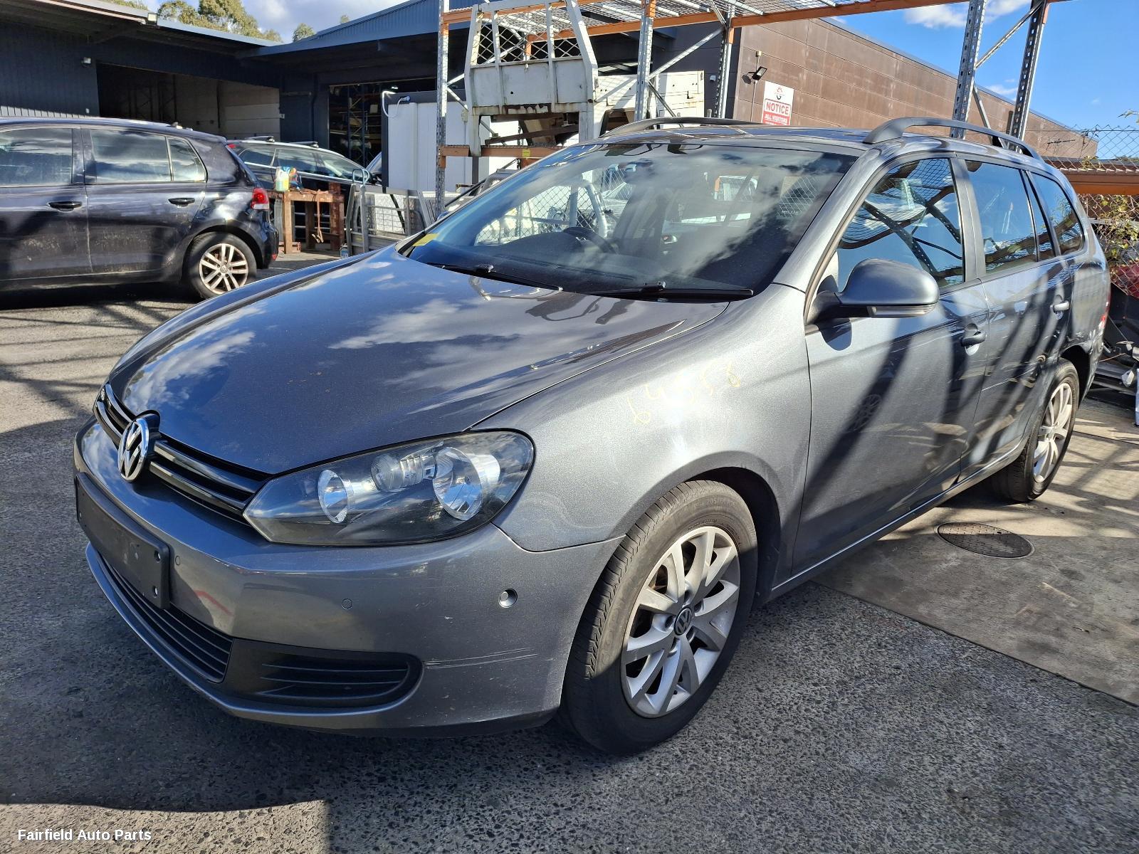 2013 Volkswagen Golf Right Rear Door Sliding