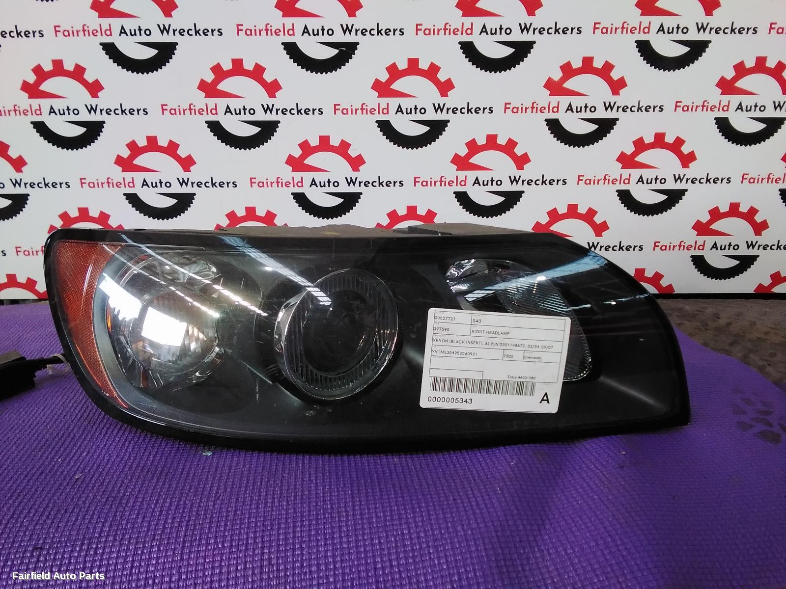 2005 Volvo S40 Right Headlamp
