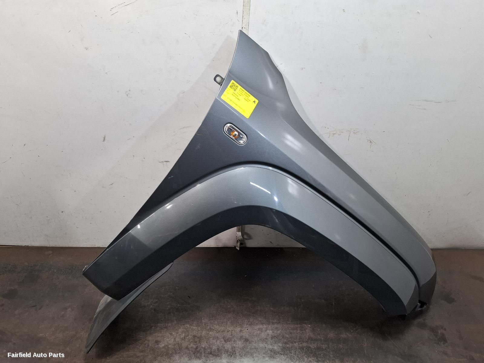 2010-2017 Volkswagen Amarok Right Guard