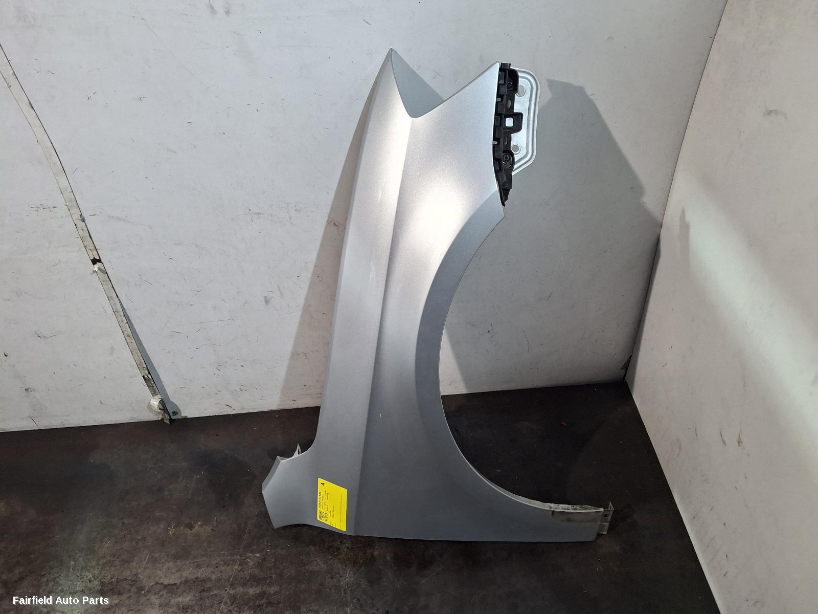 2010-2015 Volkswagen Passat Right Guard