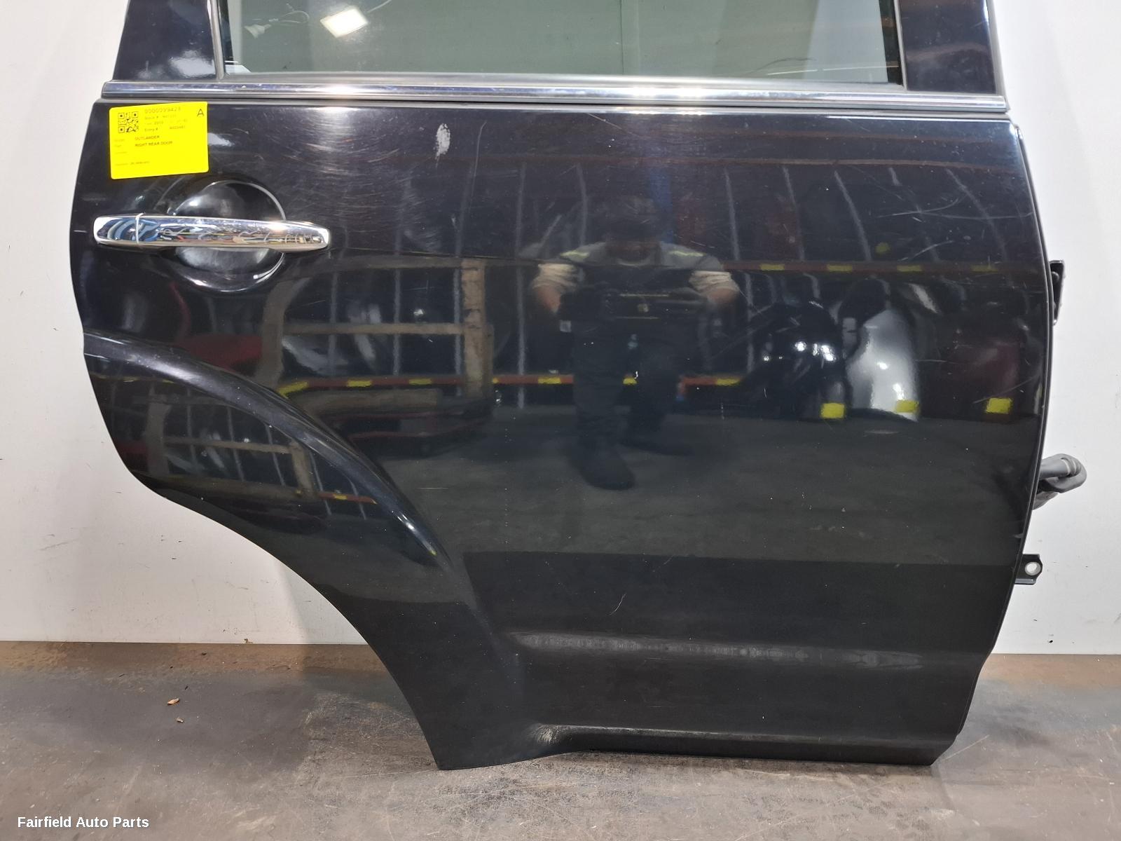 2009-2012 Mitsubishi Outlander Right Rear Door Sliding