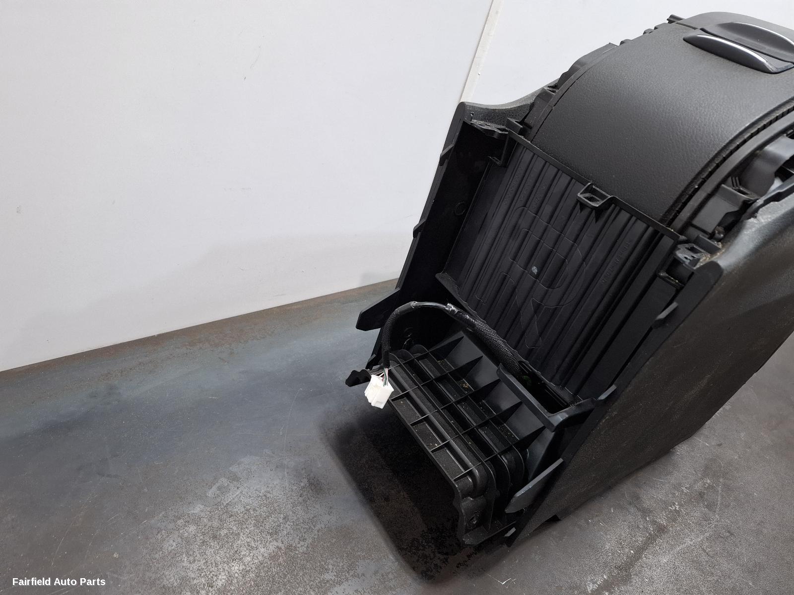 2013-2021 Toyota Kluger Console