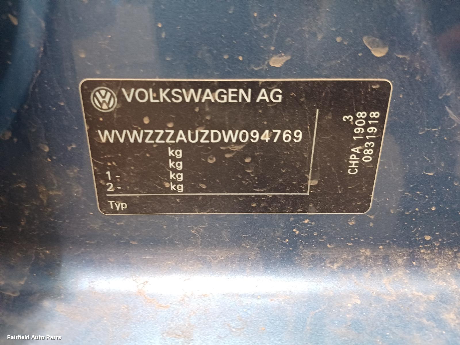 2013 Volkswagen Golf Left Rear Door Sliding