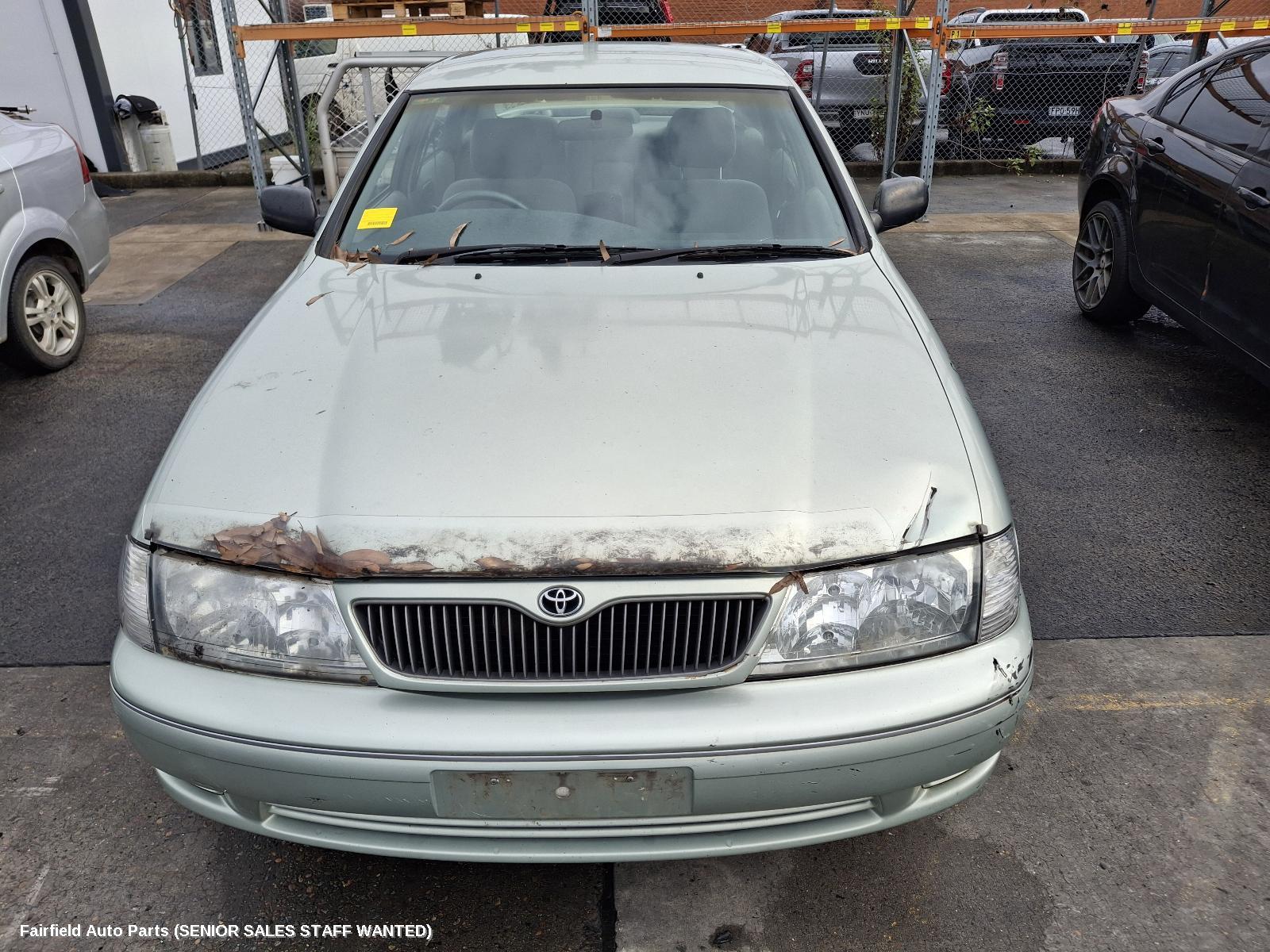 2002 Toyota Avalon Left Taillight