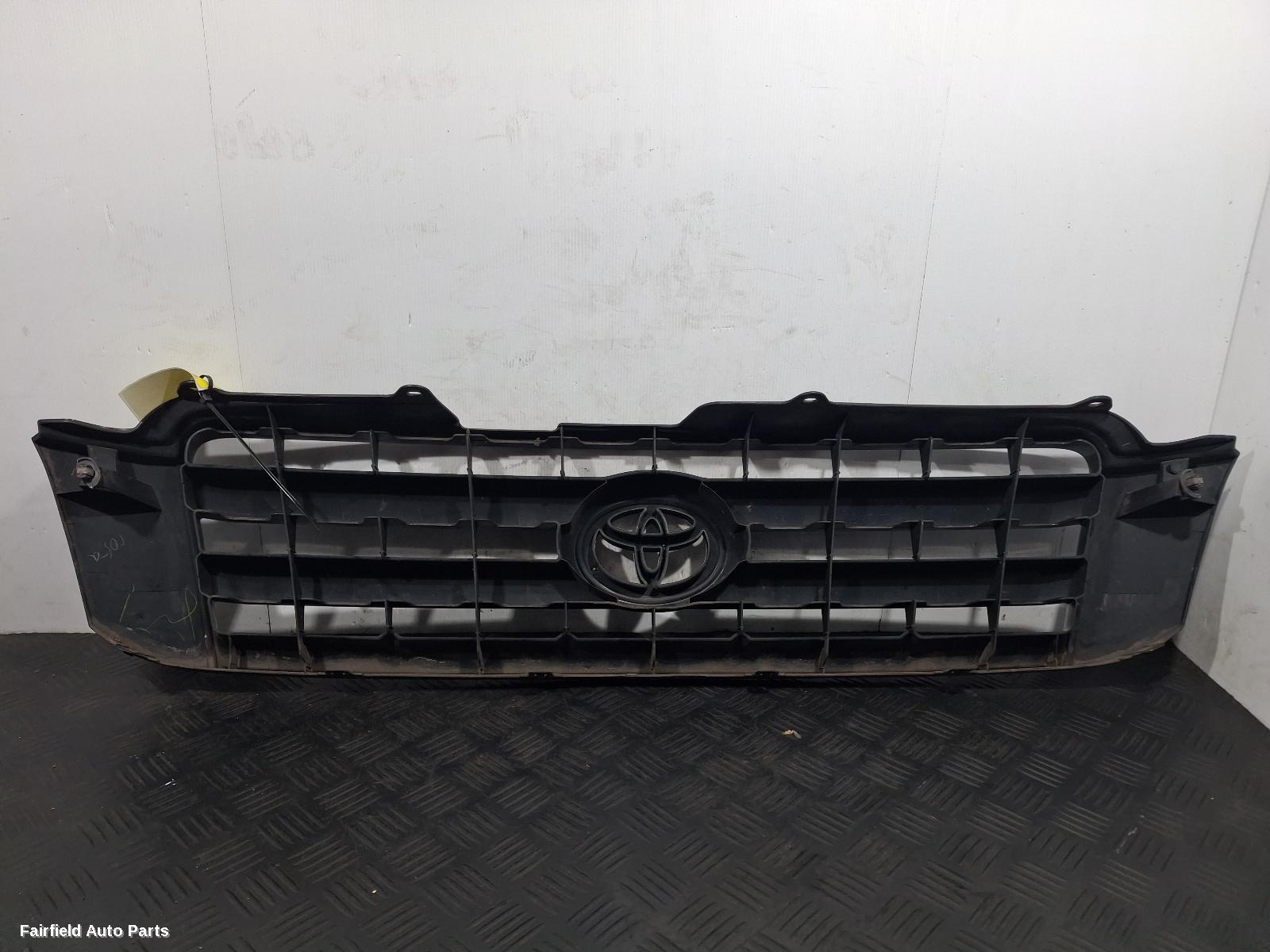 2001-2007 Toyota Kluger Grille