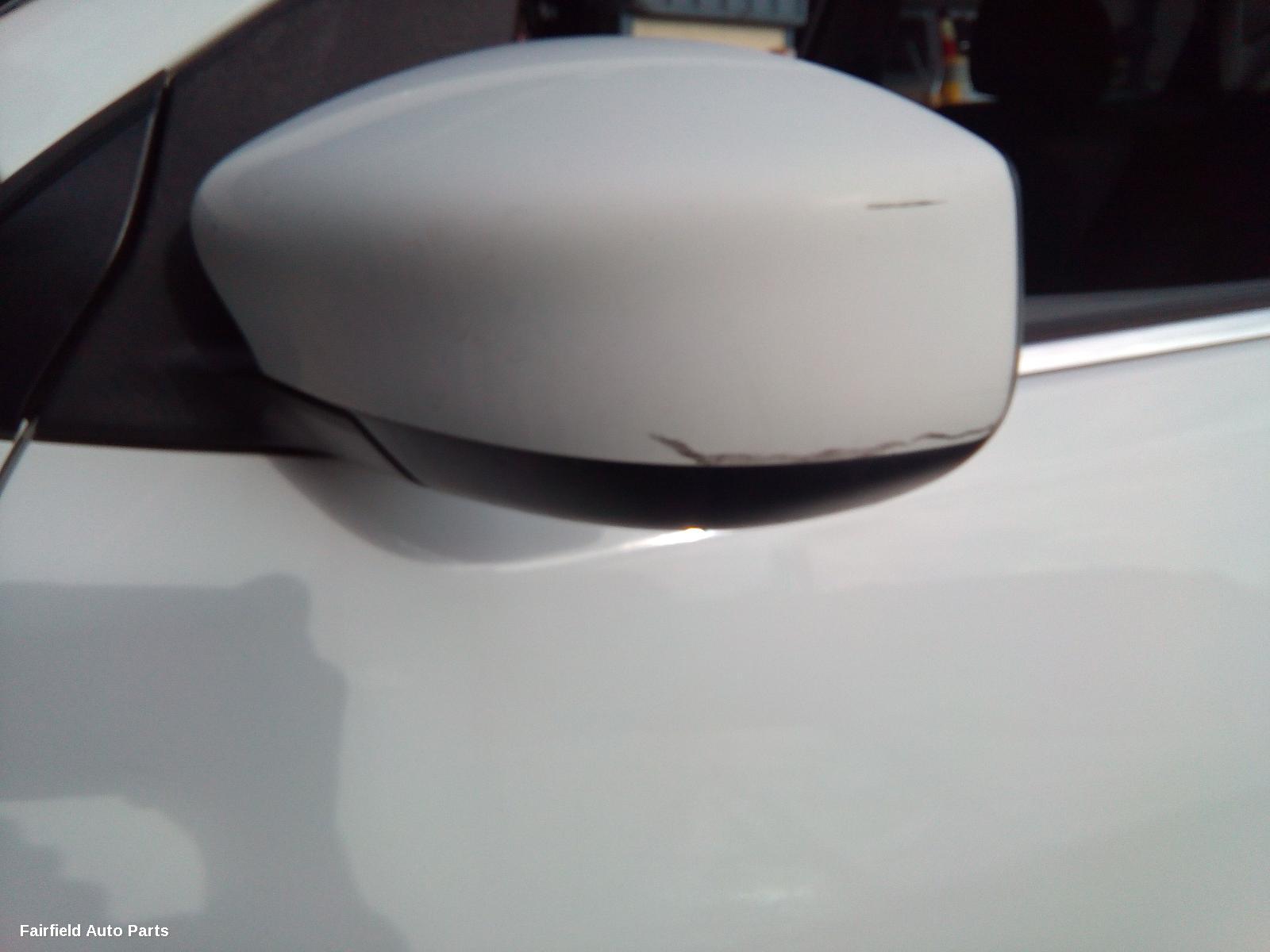 2015 Nissan Pulsar Mount