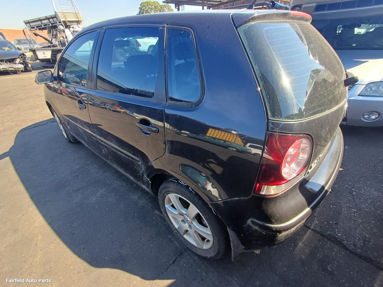 2010 Volkswagen Polo Left Guard