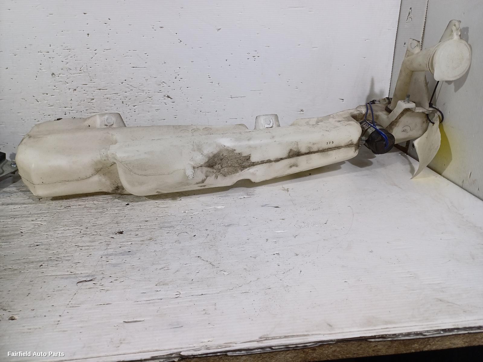 2006-2021 Mitsubishi Pajero Washer Bottle