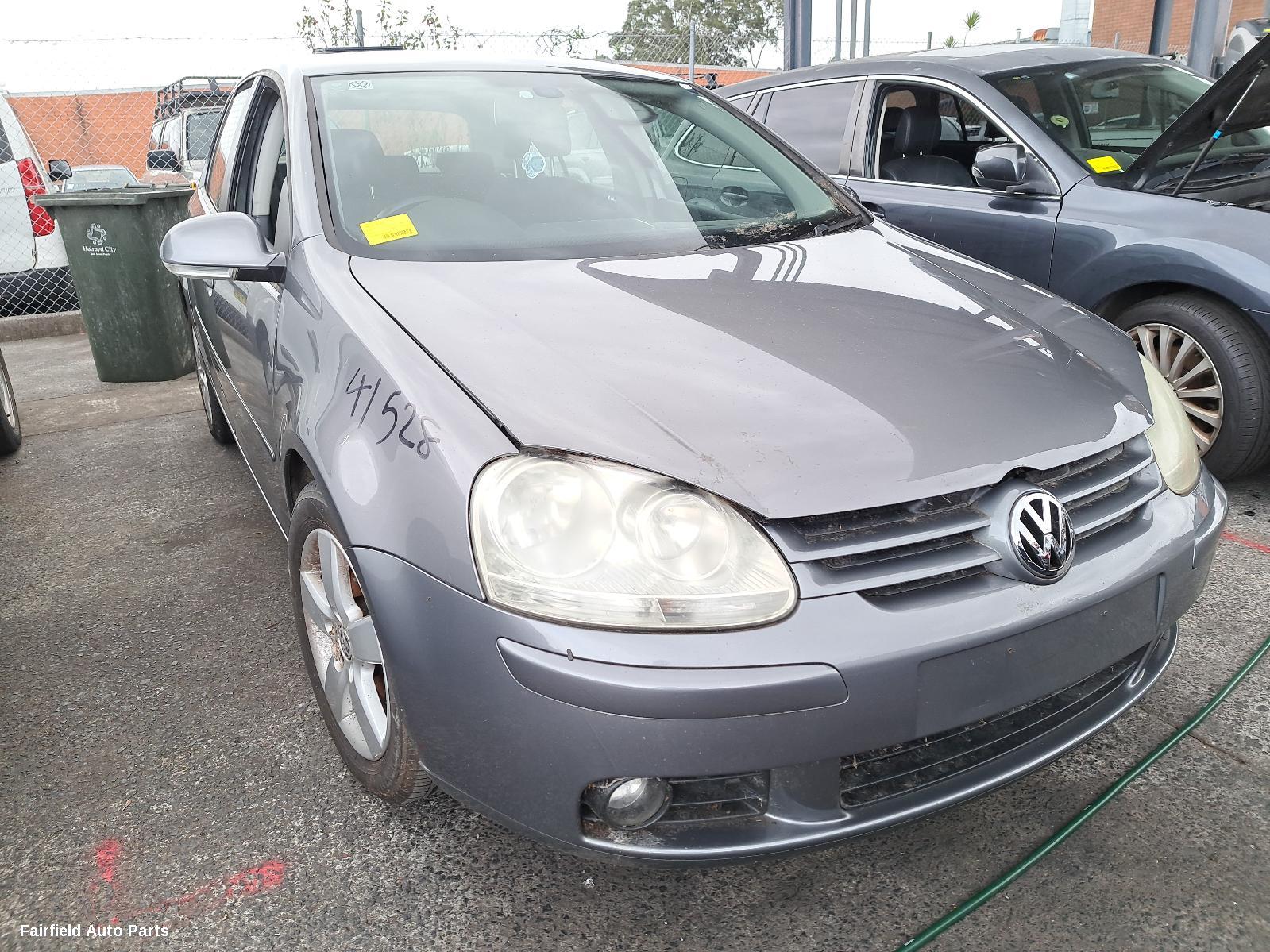 2008 Volkswagen Golf Left Guard