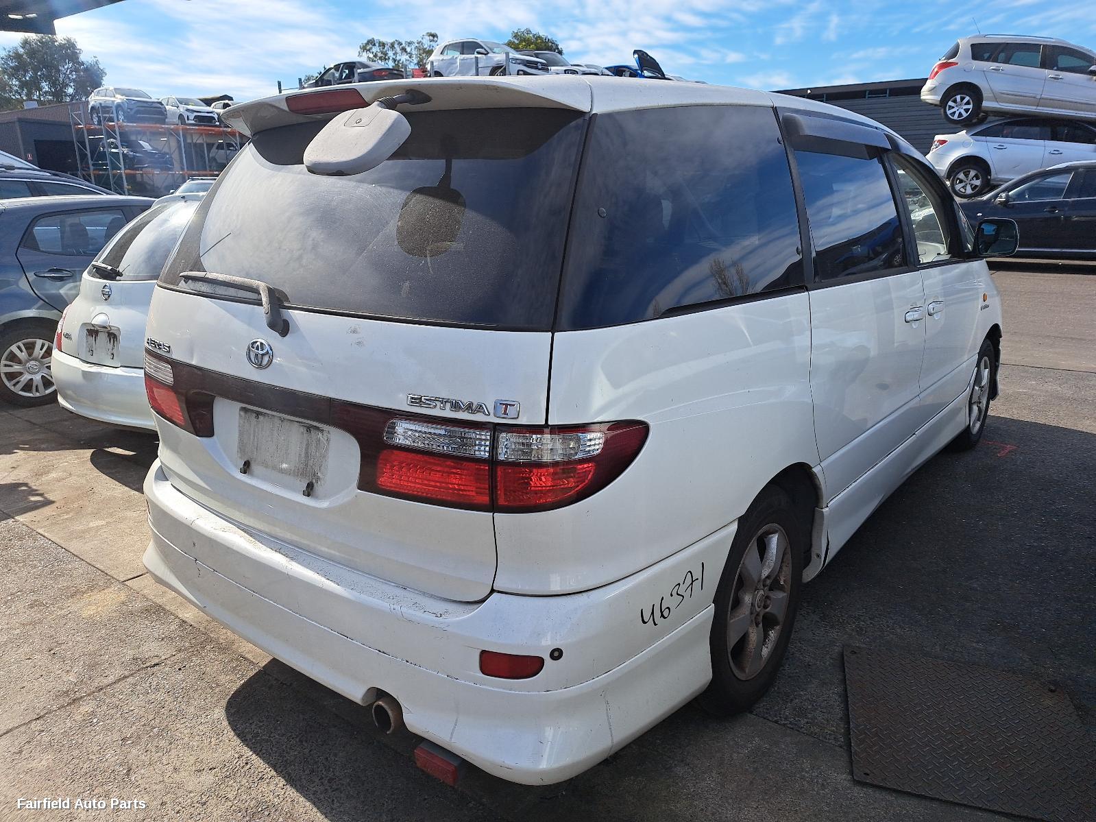 2002 Toyota Estima Washer Bottle