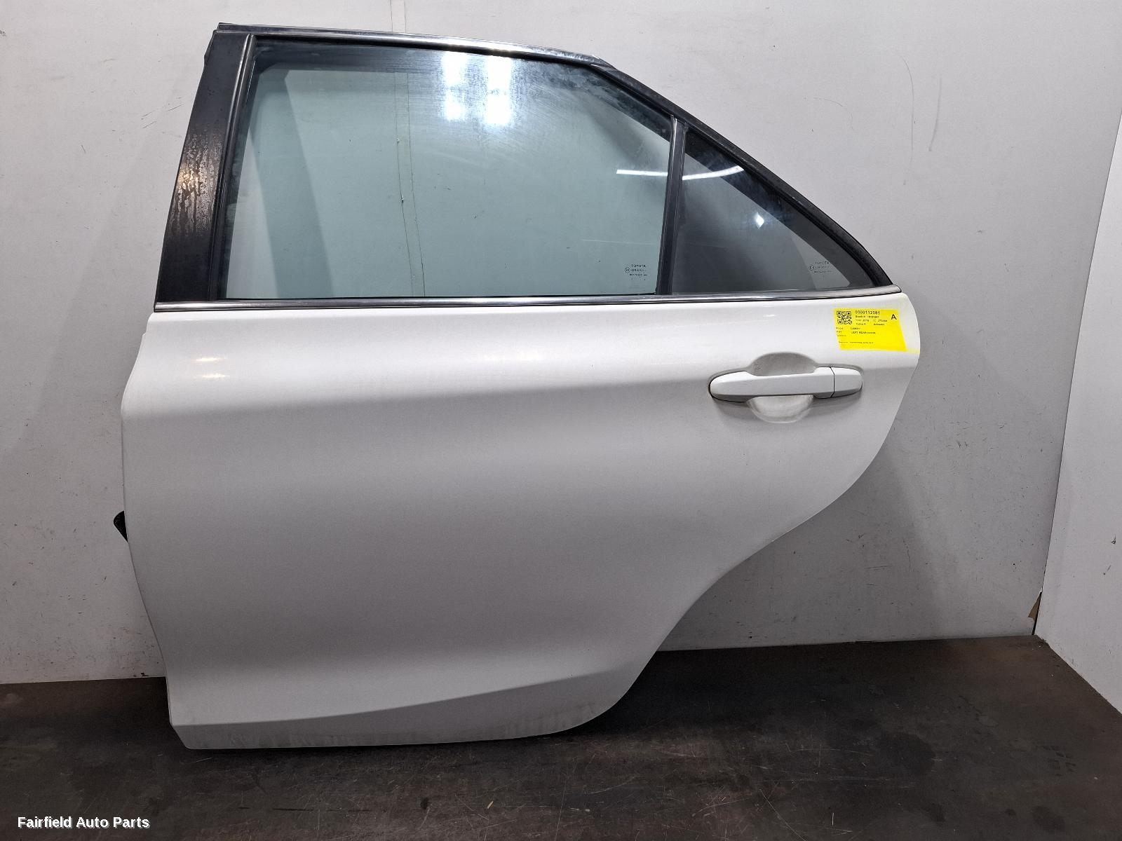 2015-2017 Toyota Camry Left Rear Door Sliding