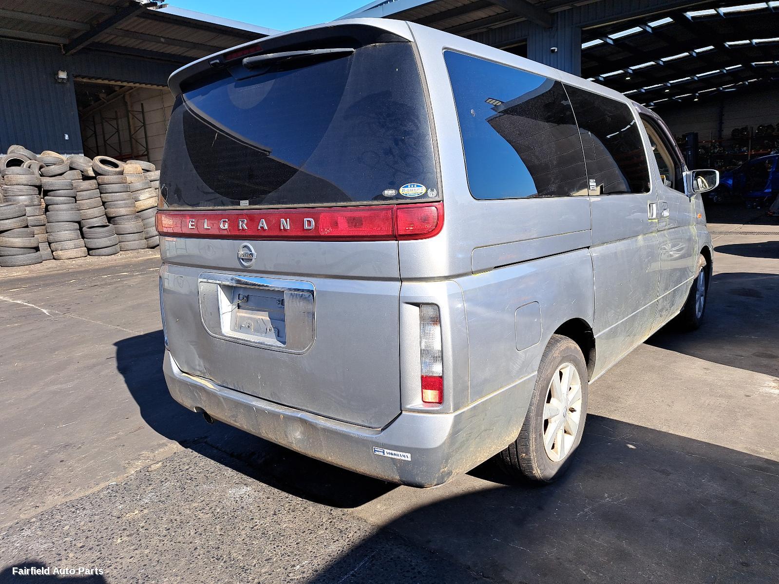 2003 Nissan Elgrand Right Taillight