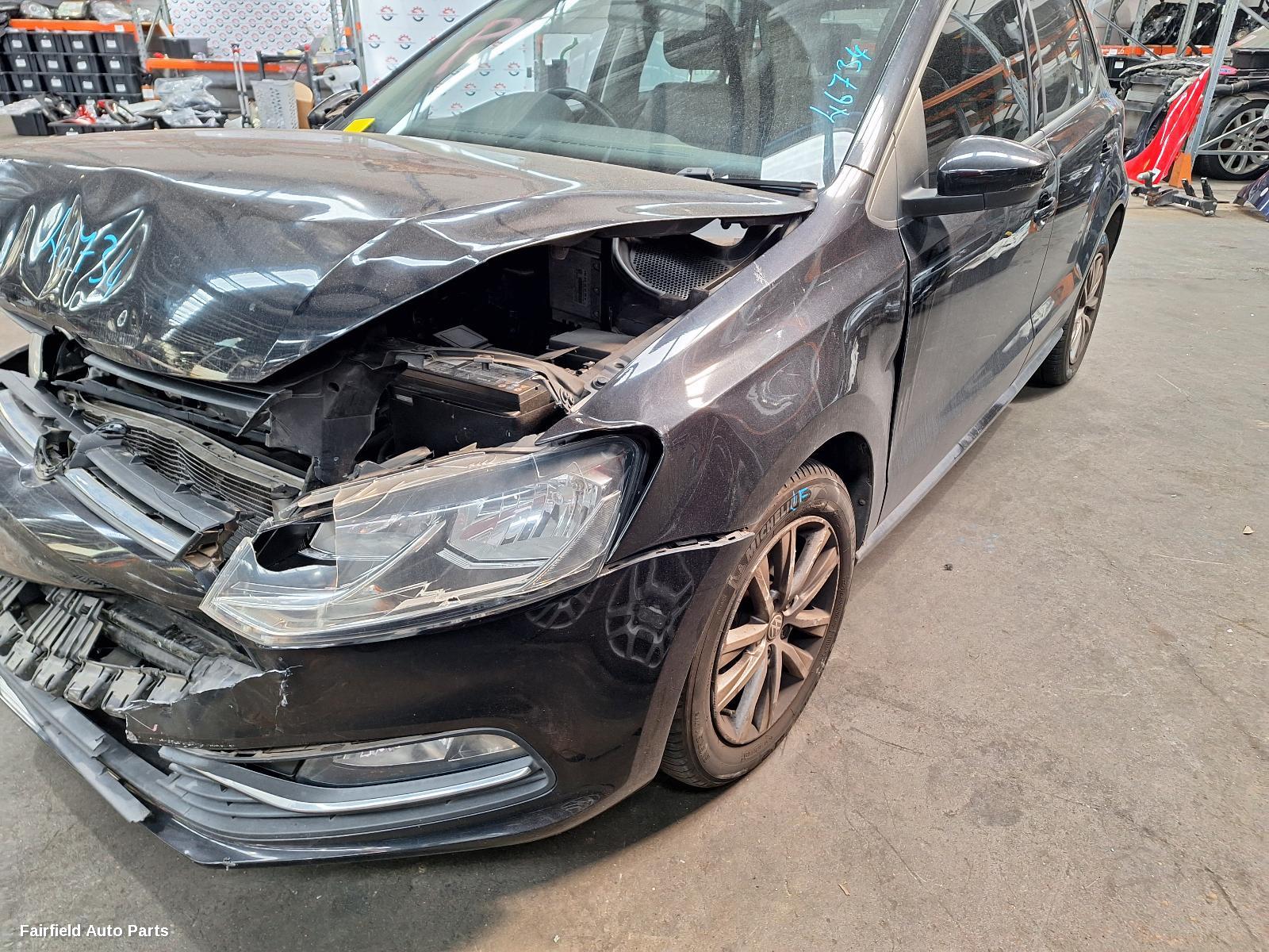 2016 Volkswagen Polo Left Taillight