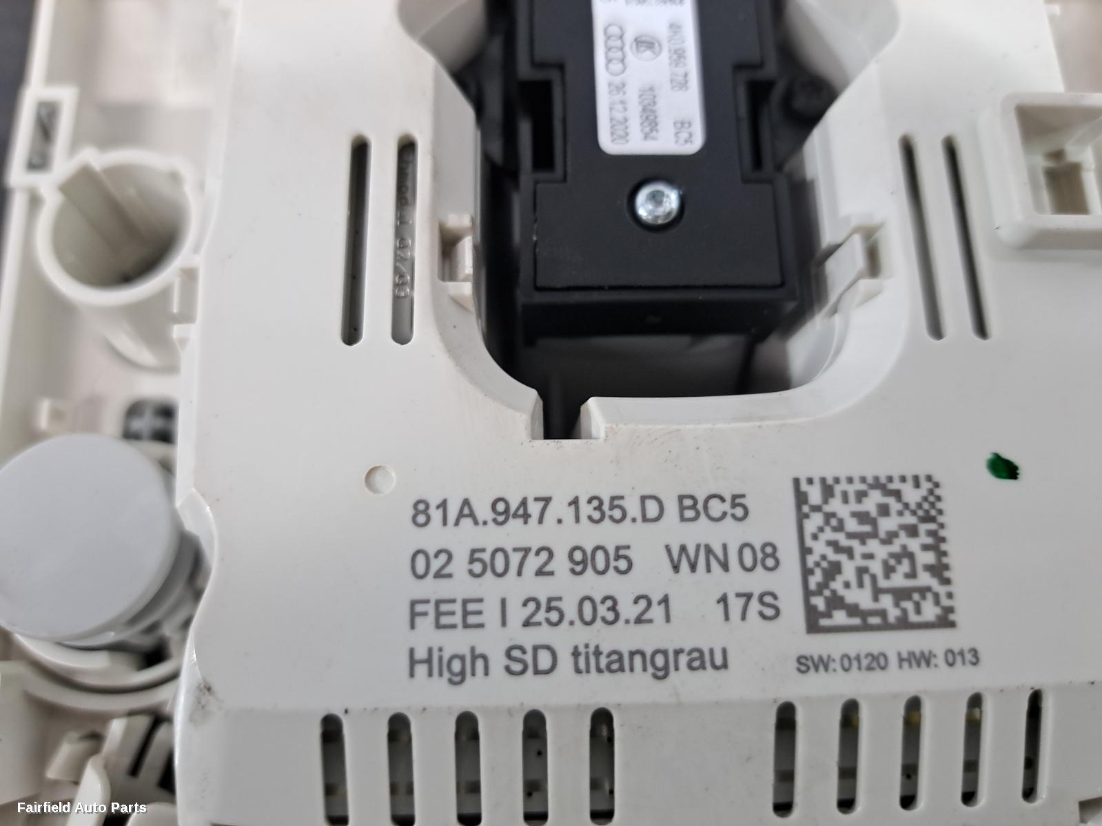 2016-2026 Audi Q2 Courtesy Light