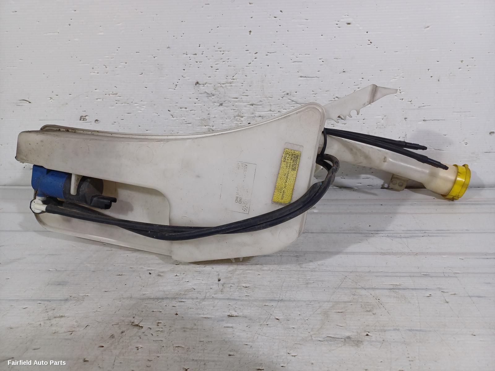 2013-2017 Renault Clio Washer Bottle