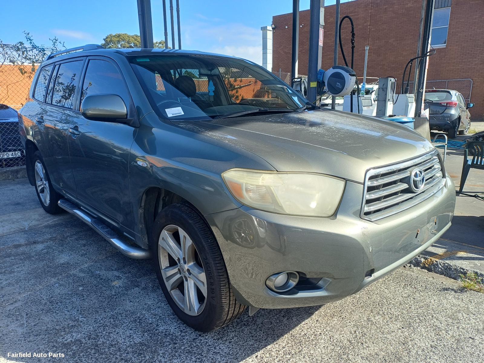 2009 Toyota Kluger Left Taillight