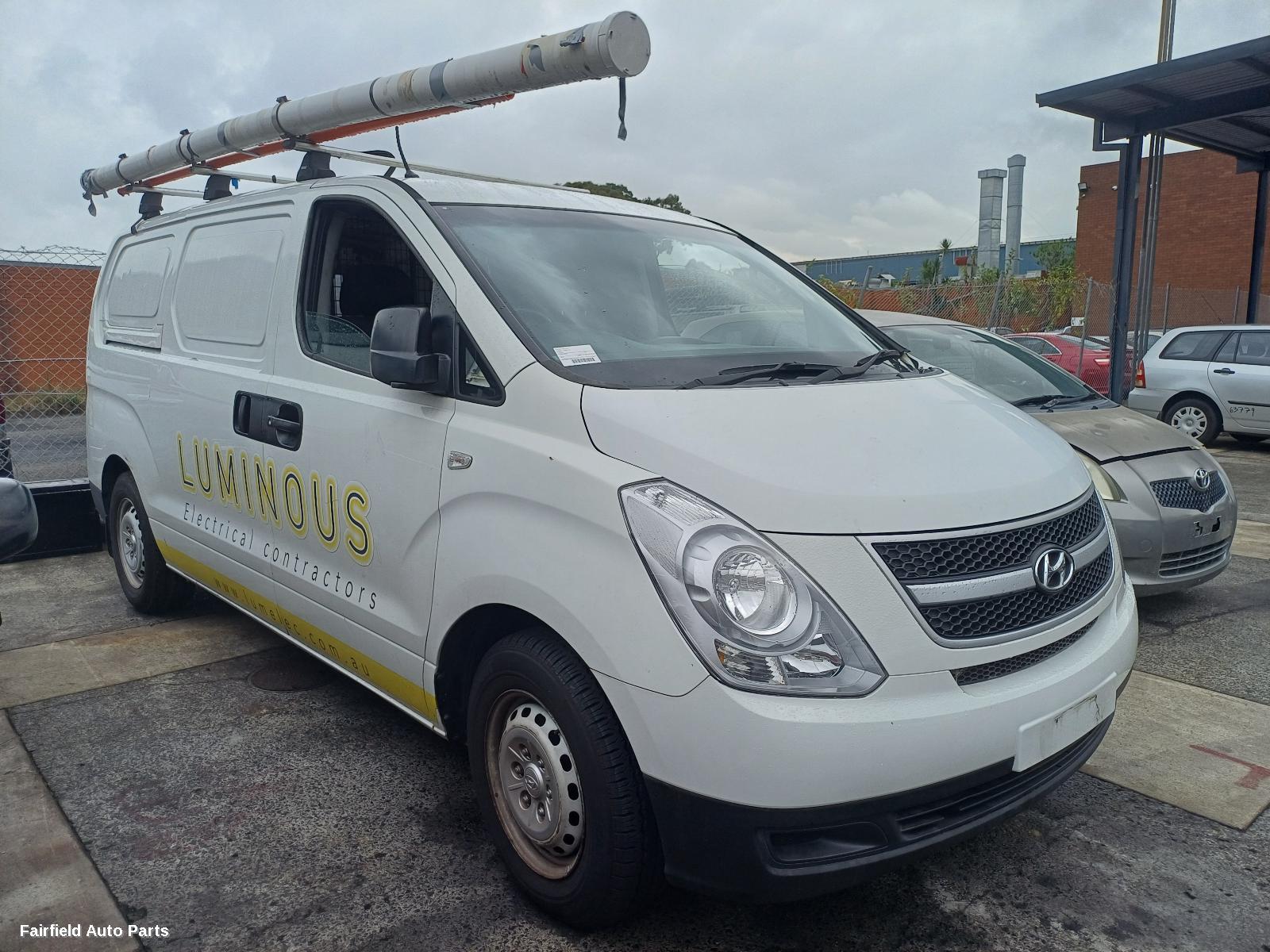 2011 Hyundai Iload/imax Cargo Barrier