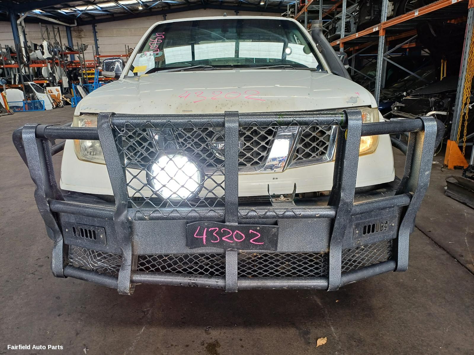 2005-2015 Nissan Navara Left Guard