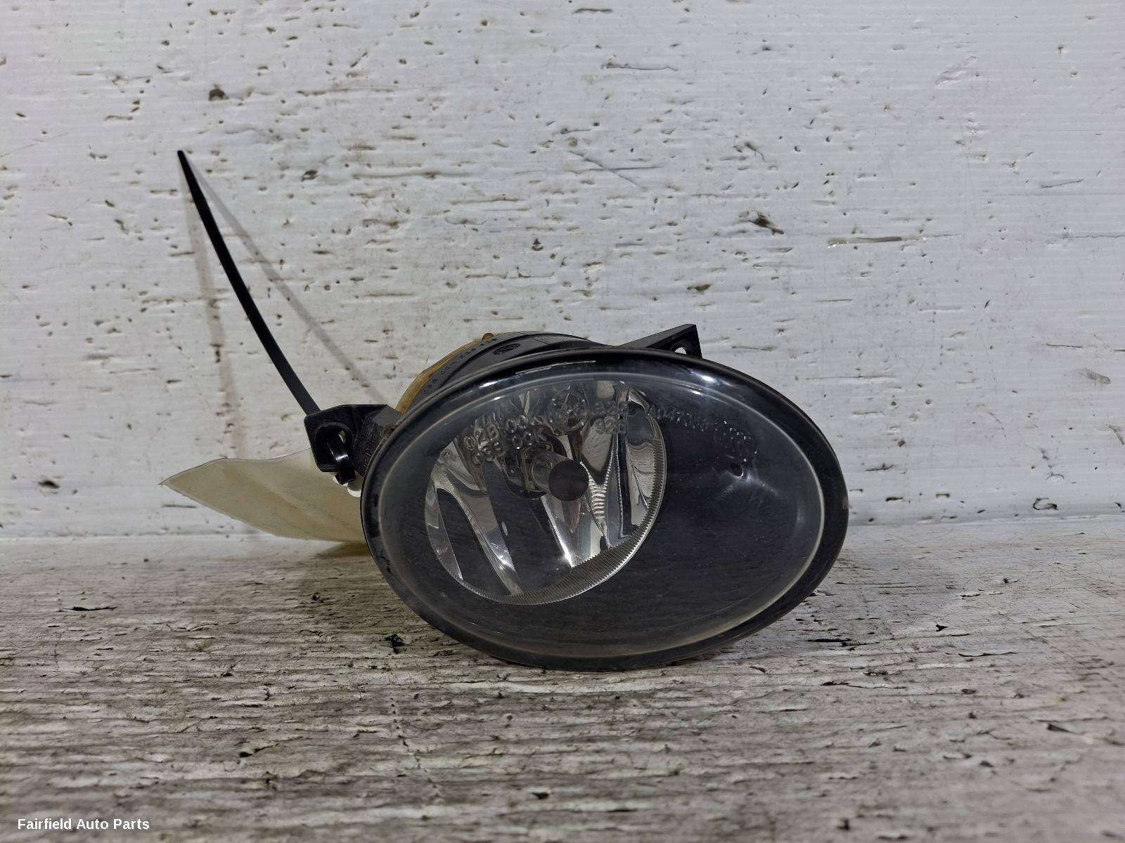 2010-2016 Volkswagen Amarok Right Indicator Fog Side