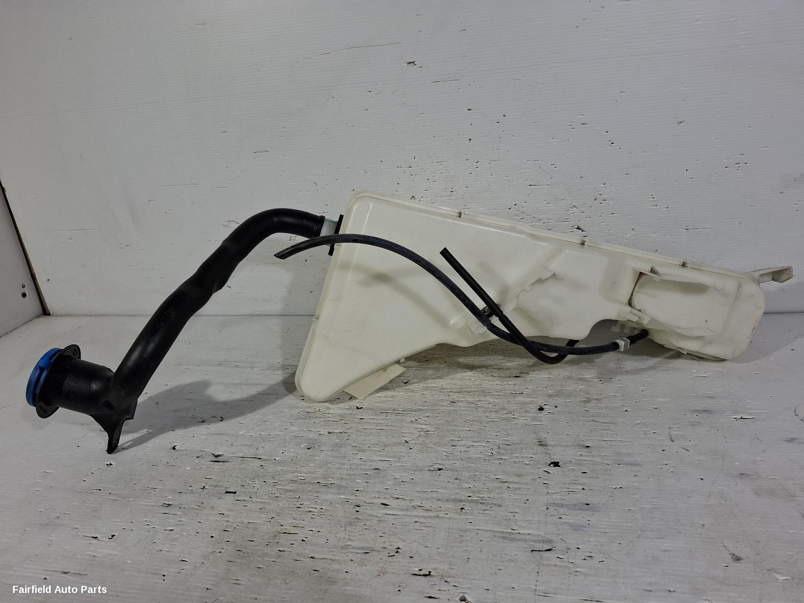 2021-2025 Volvo Xc60 Washer Bottle