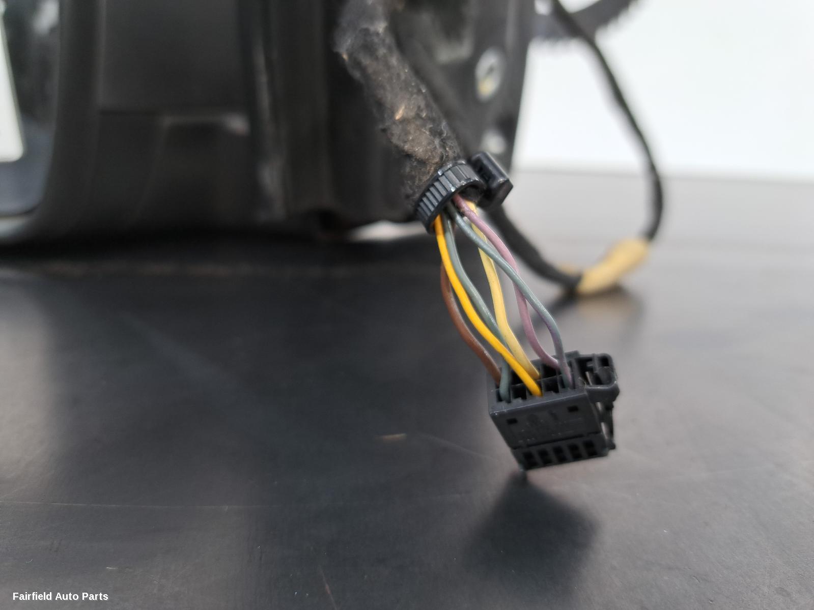 2010-2014 Volkswagen Polo Left Door Mirror