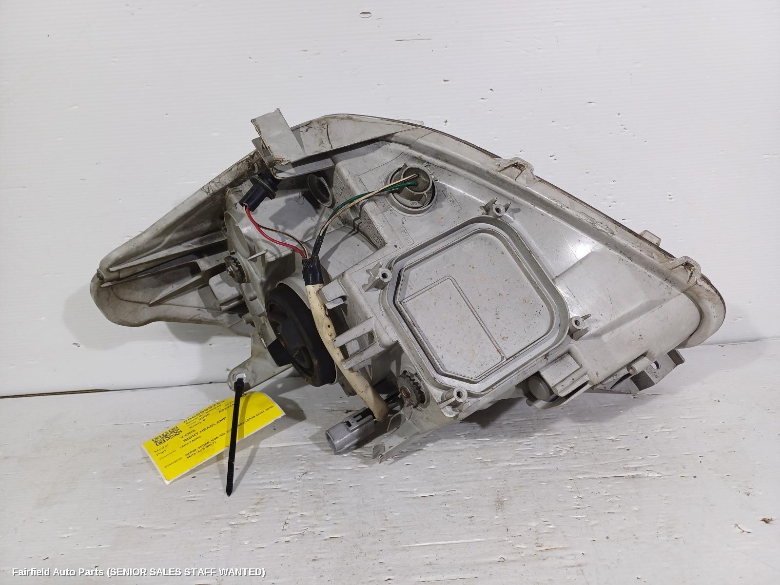 2006 Toyota Yaris Right Headlamp