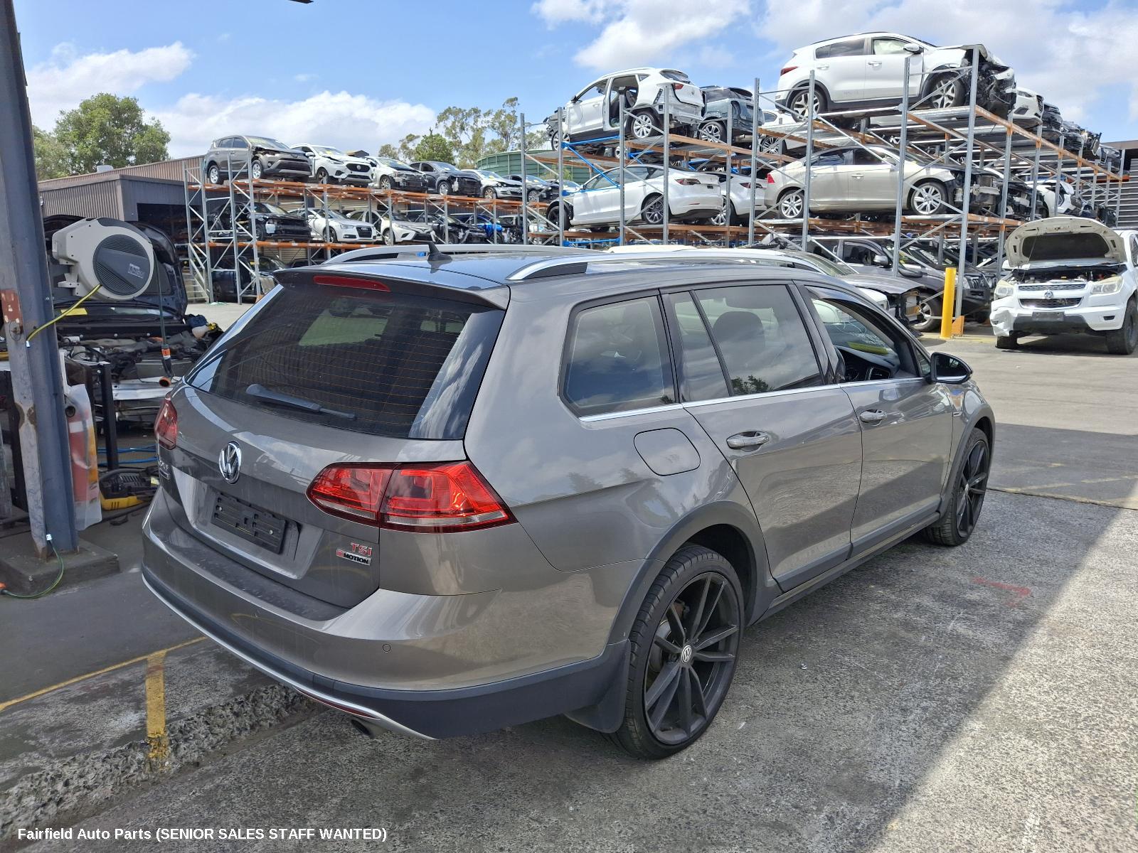 2016 Volkswagen Golf Right Rear Hub Assembly