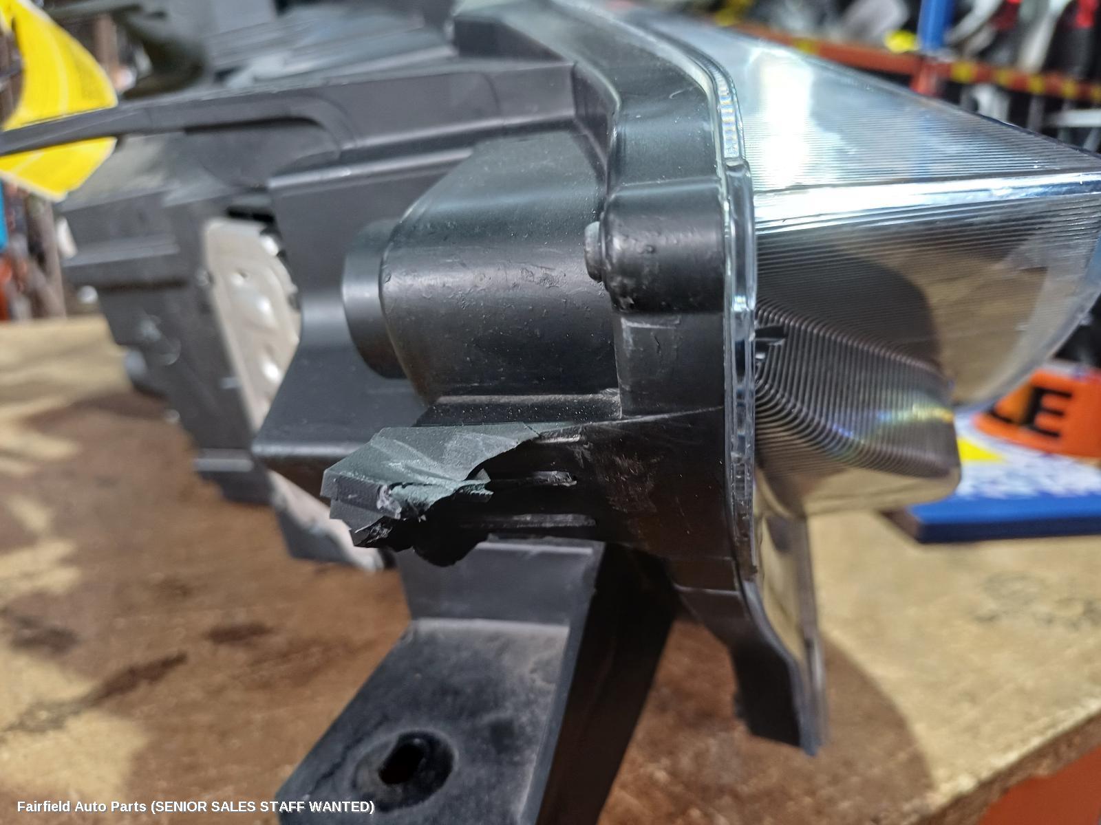 2022 Ldv D90 Left Headlamp