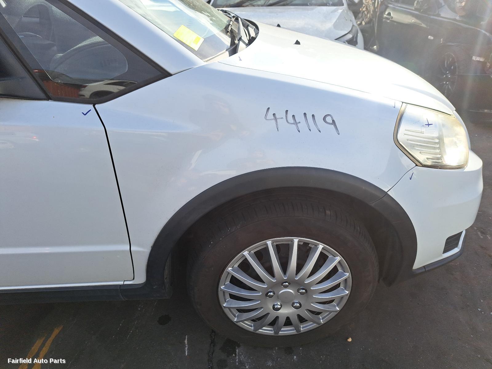 2013 Suzuki Sx4 Left Guard