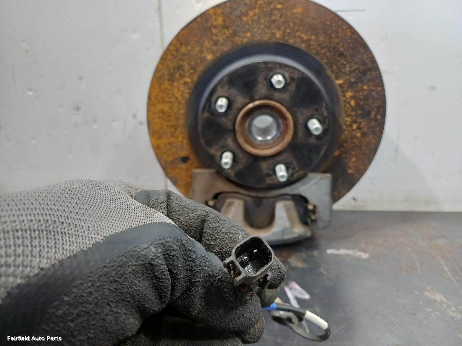 2006-2021 Mitsubishi Outlander Right Front Hub Assembly