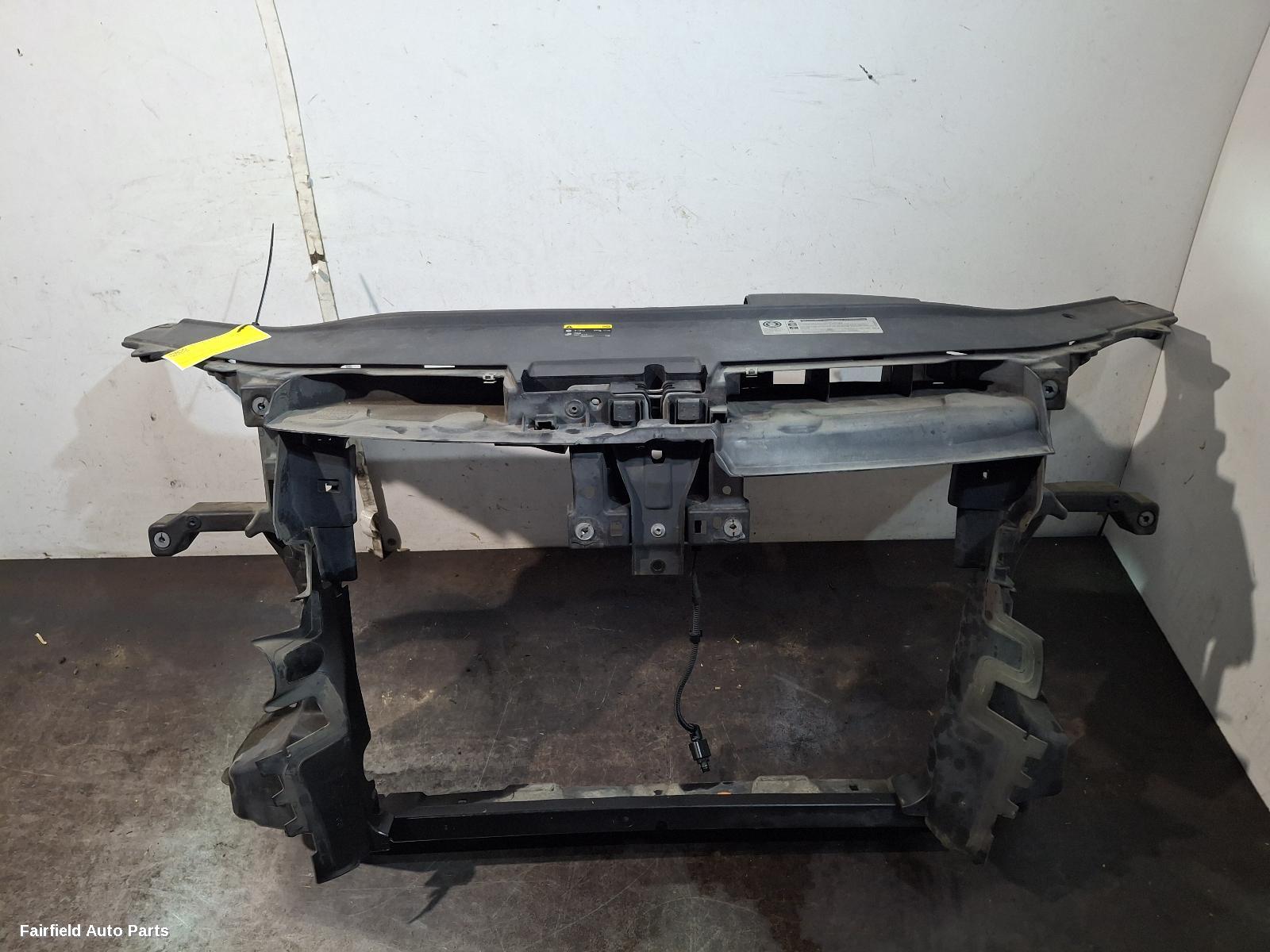 2010-2015 Volkswagen Passat Radiator Support