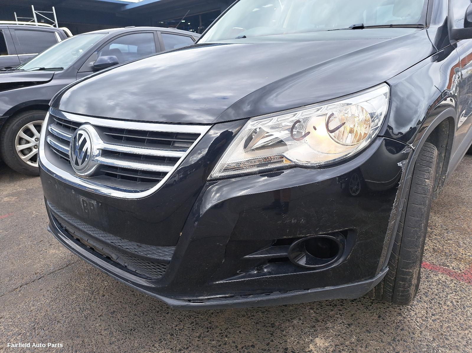 2011 Volkswagen Tiguan Right Taillight