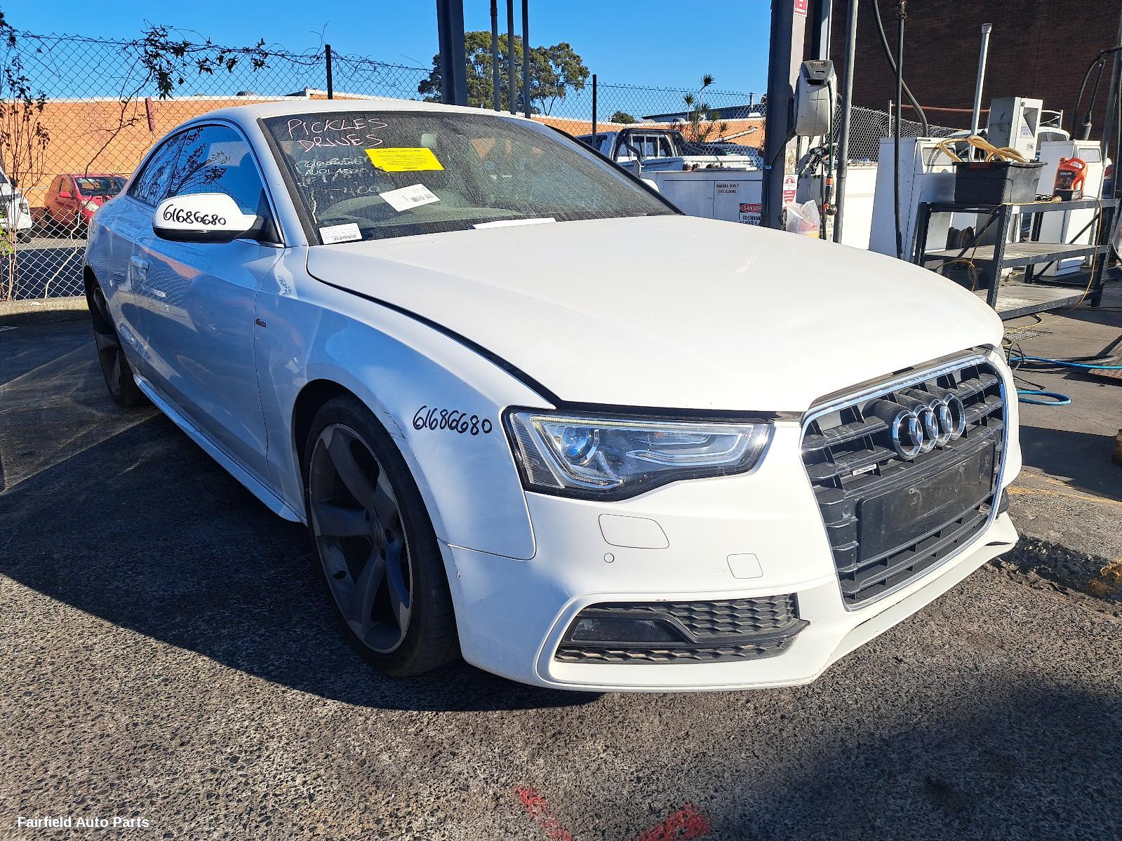 2013 Audi A5 Left Taillight