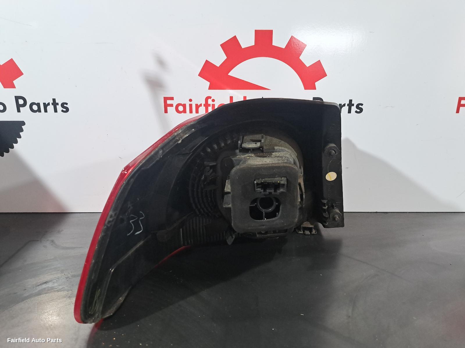 2010 Volkswagen Golf Right Taillight