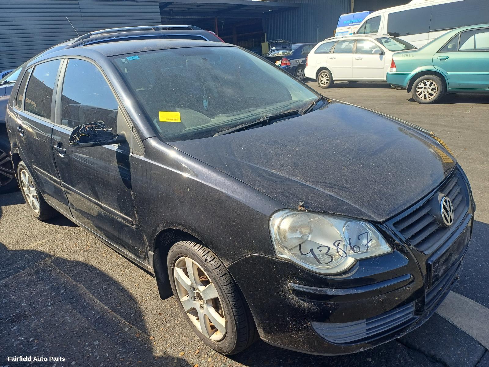 2010 Volkswagen Polo Left Guard