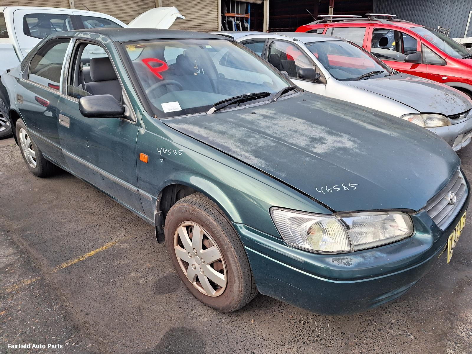 2000 Toyota Camry Right Taillight