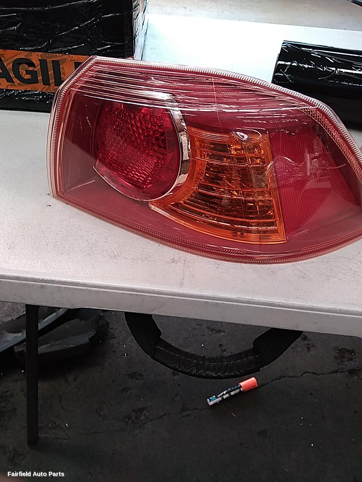 2008 Mitsubishi Lancer Right Taillight