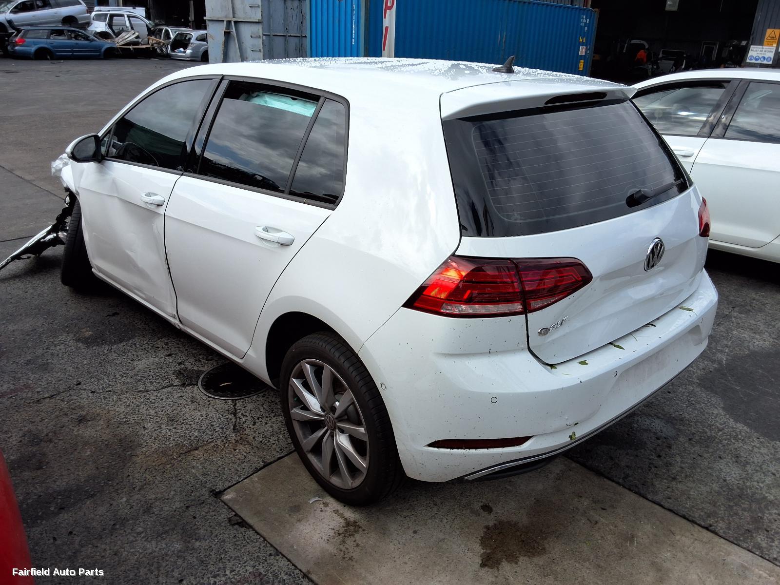 2019 Volkswagen Golf Left Taillight