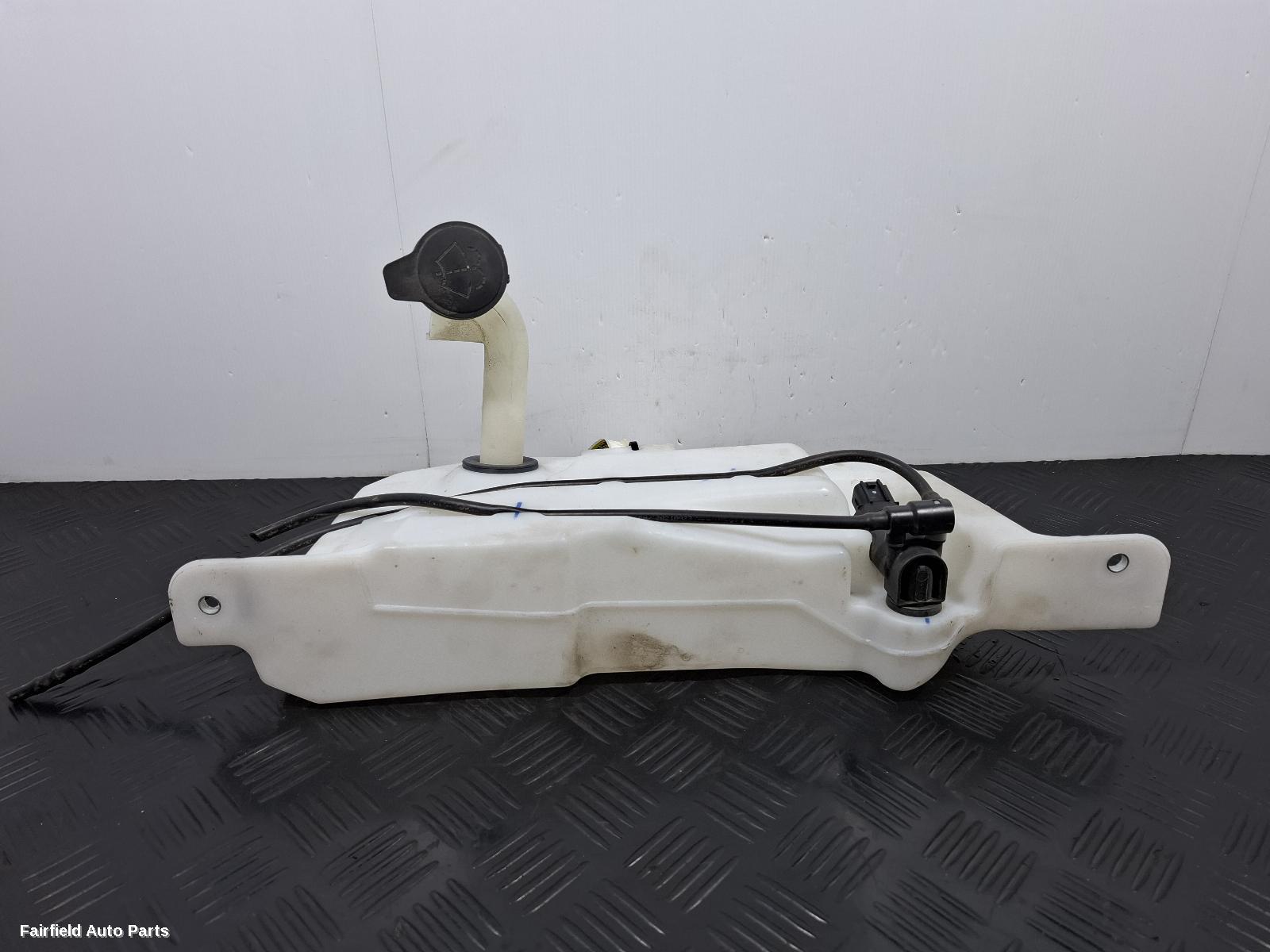 2017-2026 Ldv D90 Washer Bottle