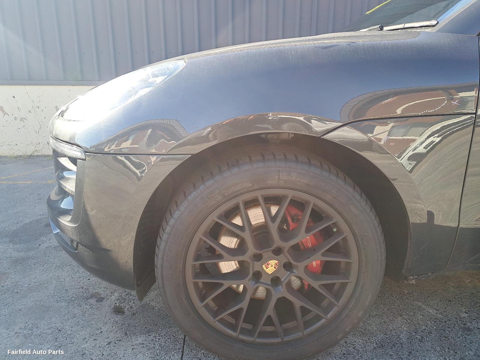 2017 Porsche Macan Hatch Strut