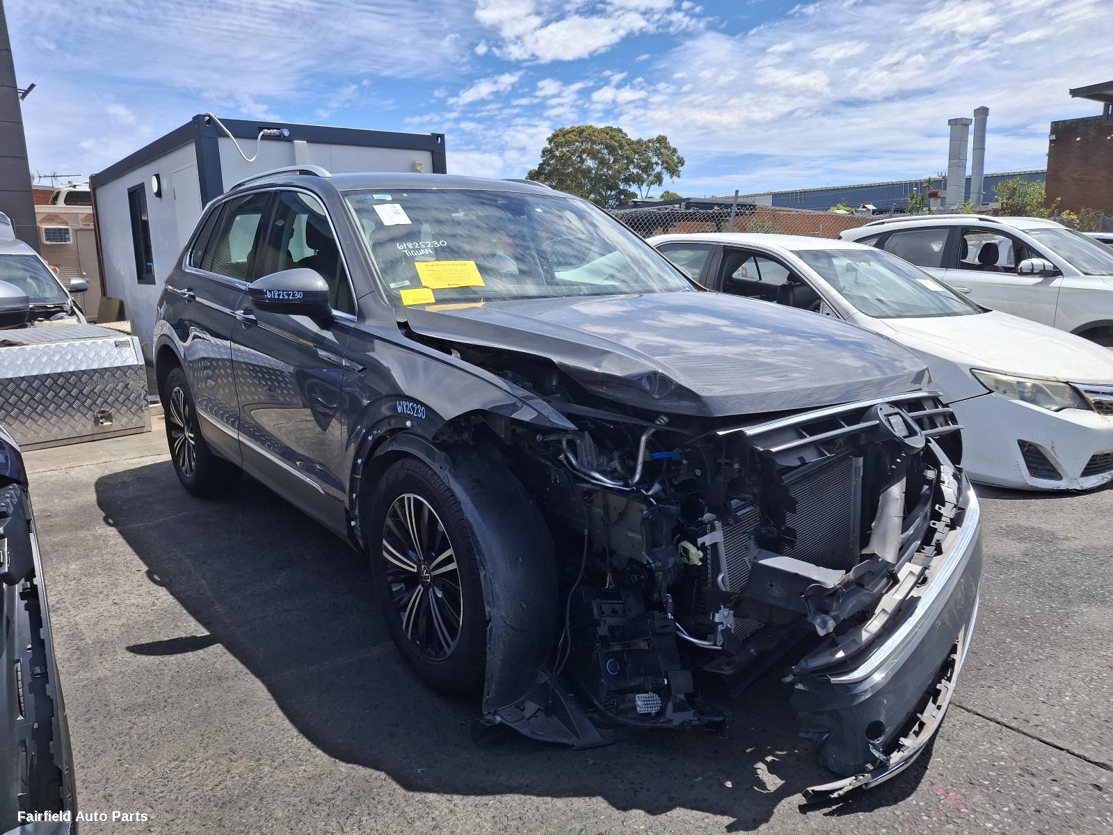 2023 Volkswagen Tiguan Left Front Hub Assembly