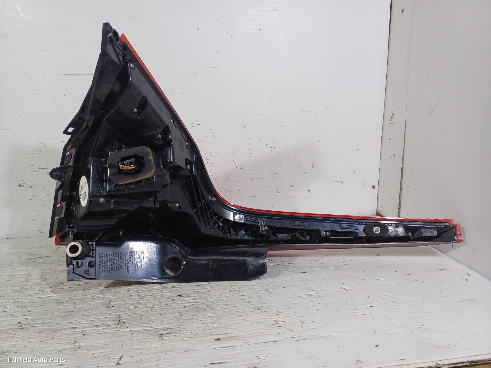 2017-2025 Volvo Xc60 Right Taillight