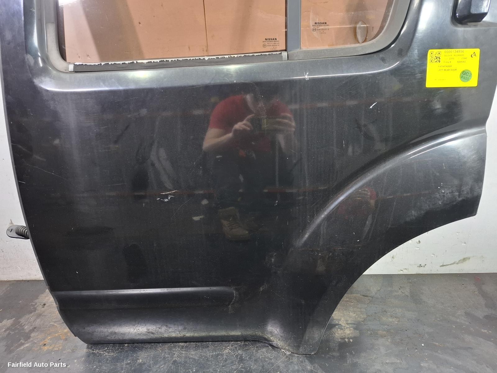2005-2013 Nissan Pathfinder Left Rear Door Sliding