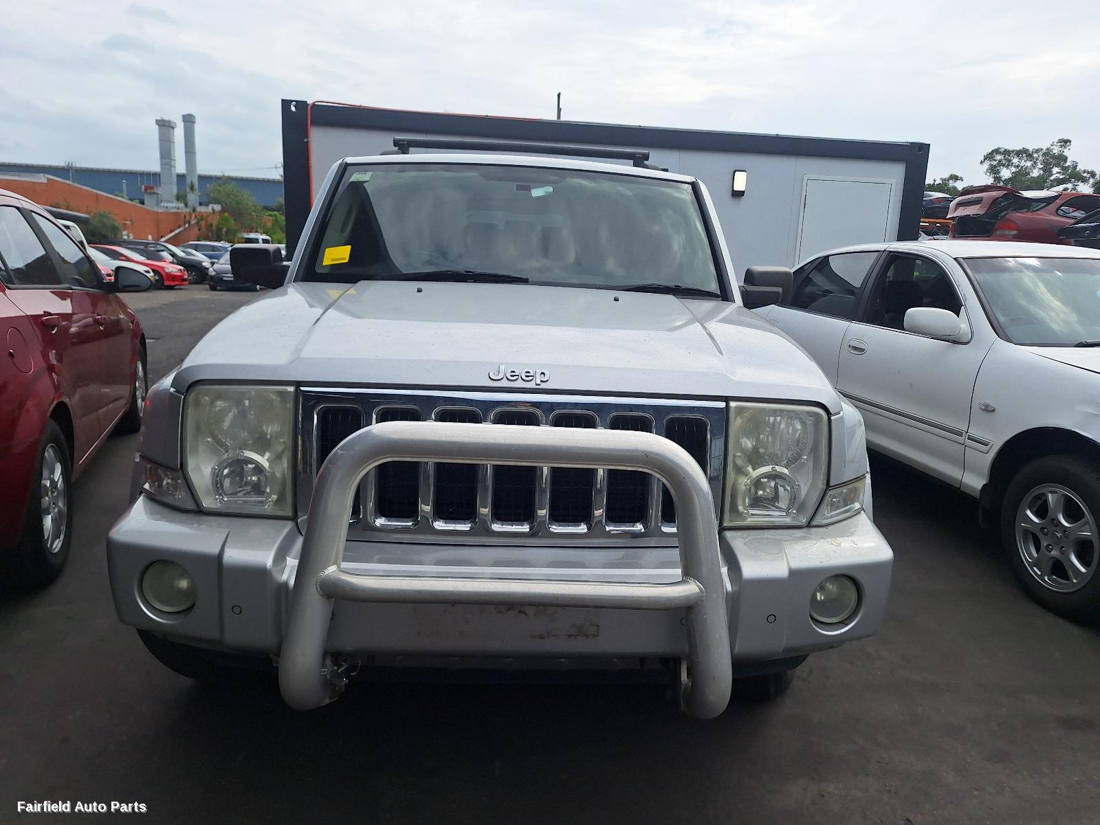 2008 Jeep Commander Left Taillight