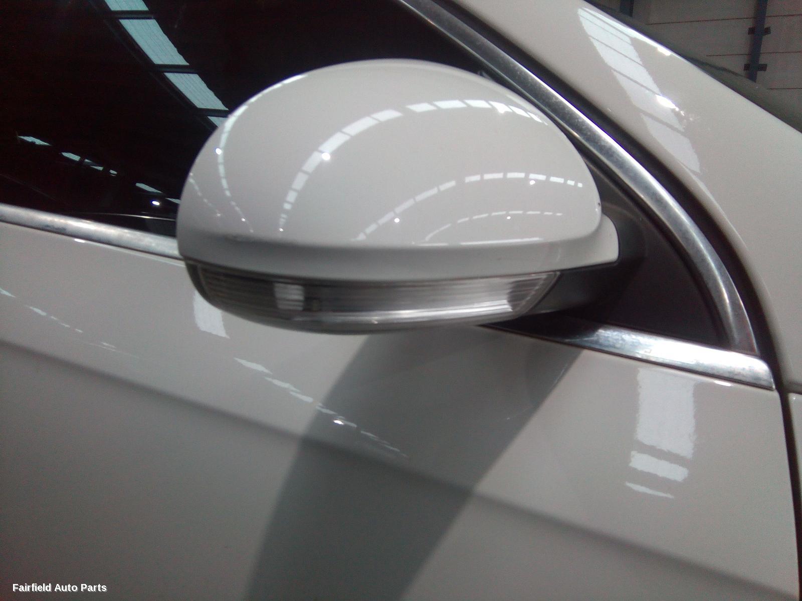 2006-2010 Volkswagen Passat Left Front Door