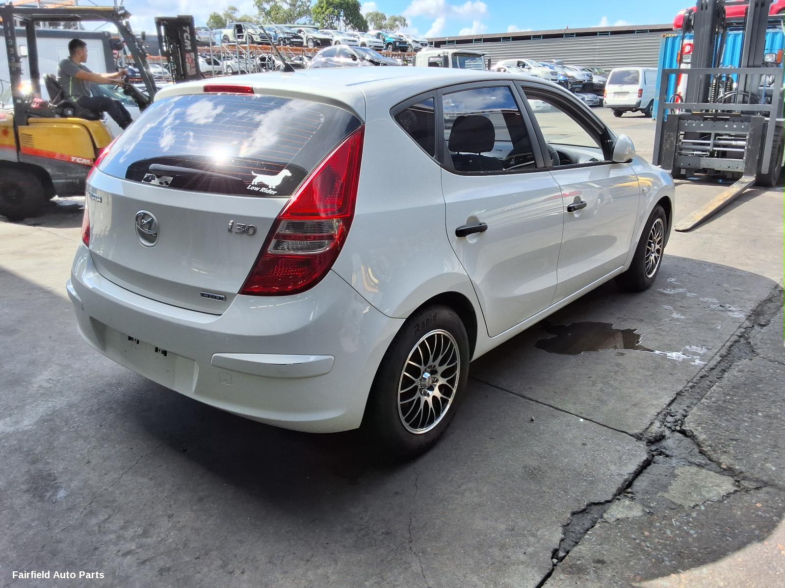 2010 Hyundai I30 Right Headlamp