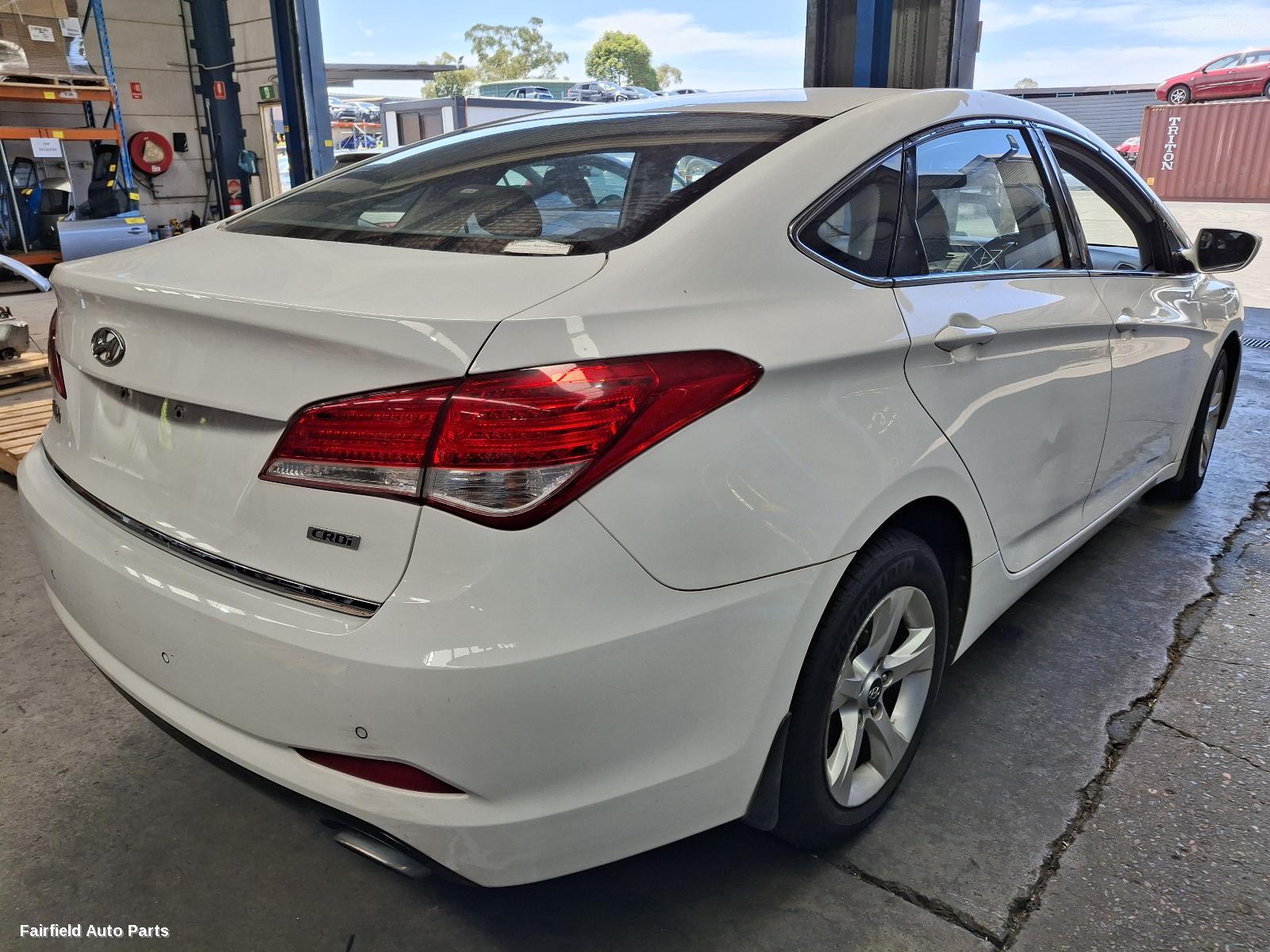 2015 Hyundai I40 Right Taillight