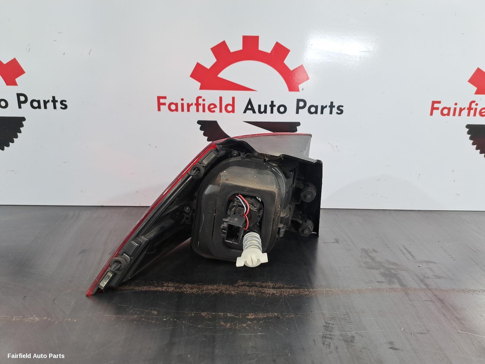 2016 Volkswagen Golf Right Taillight